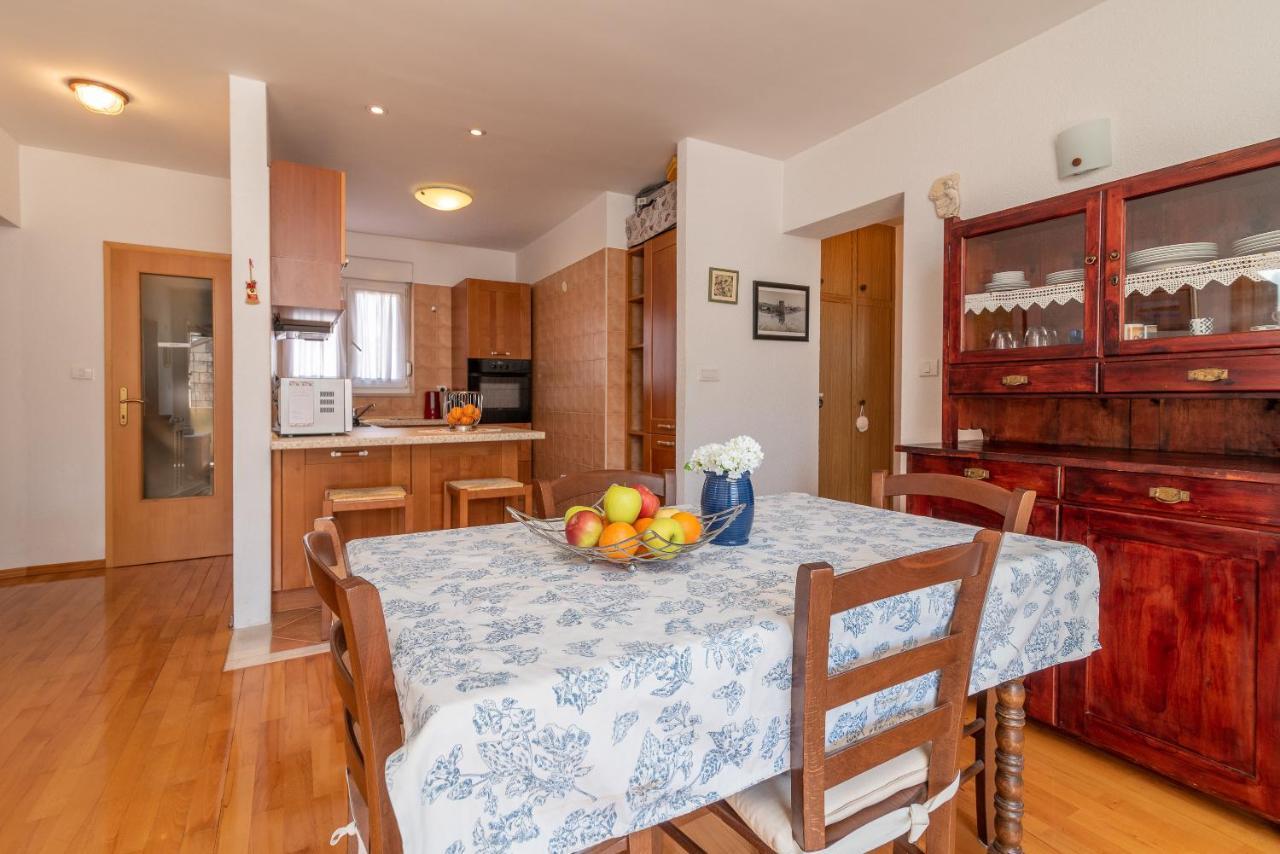 Apartment Bruno Trogir Buitenkant foto